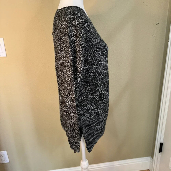 NWT CATWALK STUDIO Soft Chenille? Sweater with Side Vent Details - s/m - Picture 7 of 9